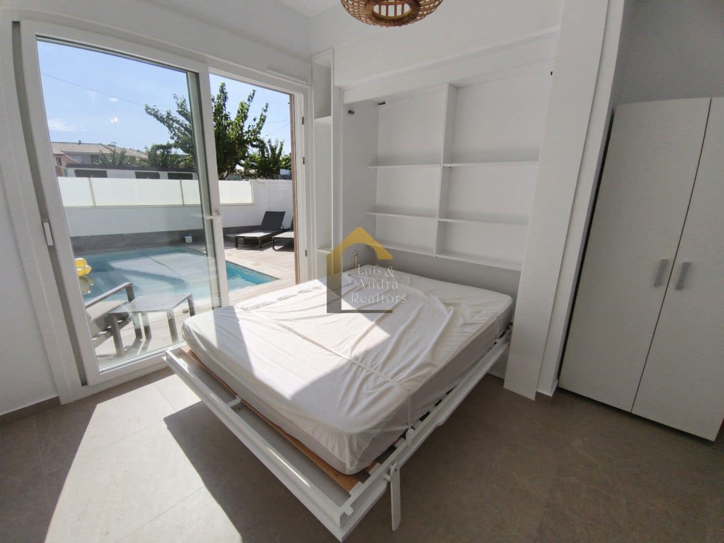 Chalet de 3 habitaciones en San Pedro del Pinatar en venta con piscina garaje - 412.000 € (Ref: 9921586)