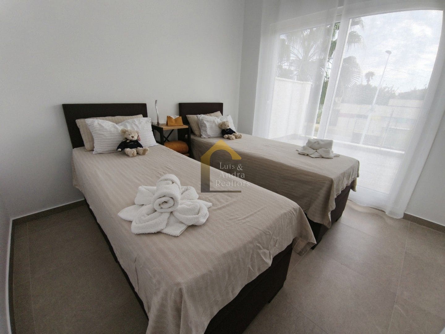 Chalet de 3 habitaciones en San Pedro del Pinatar en venta con piscina garaje - 412.000 € (Ref: 9921586)