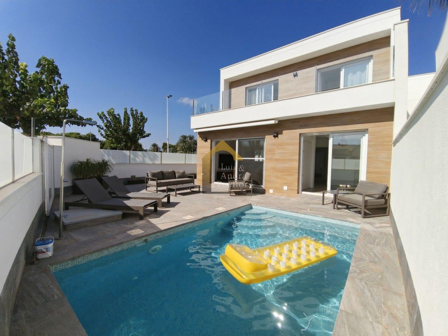 Chalet de 3 habitaciones en San Pedro del Pinatar en venta con piscina garaje - 412.000 € (Ref: 9921586)