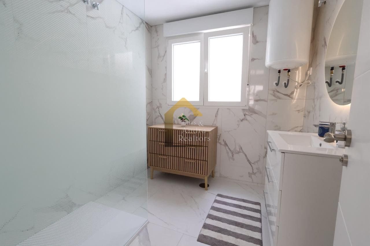 3 makuuhuone Huoneisto myytävänä paikassa Torrevieja - 230 000 € (Ref: 9953623)