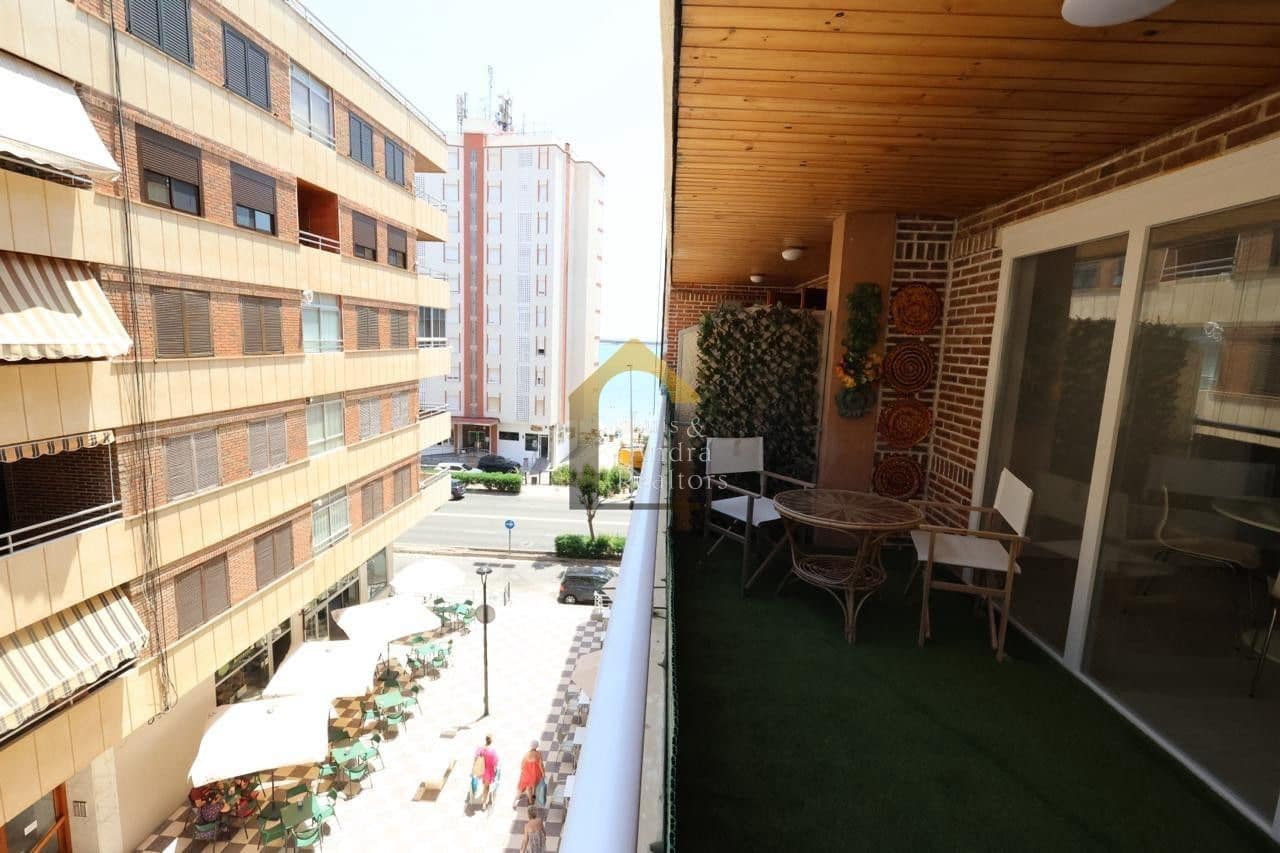 3 makuuhuone Huoneisto myytävänä paikassa Torrevieja - 230 000 € (Ref: 9953623)