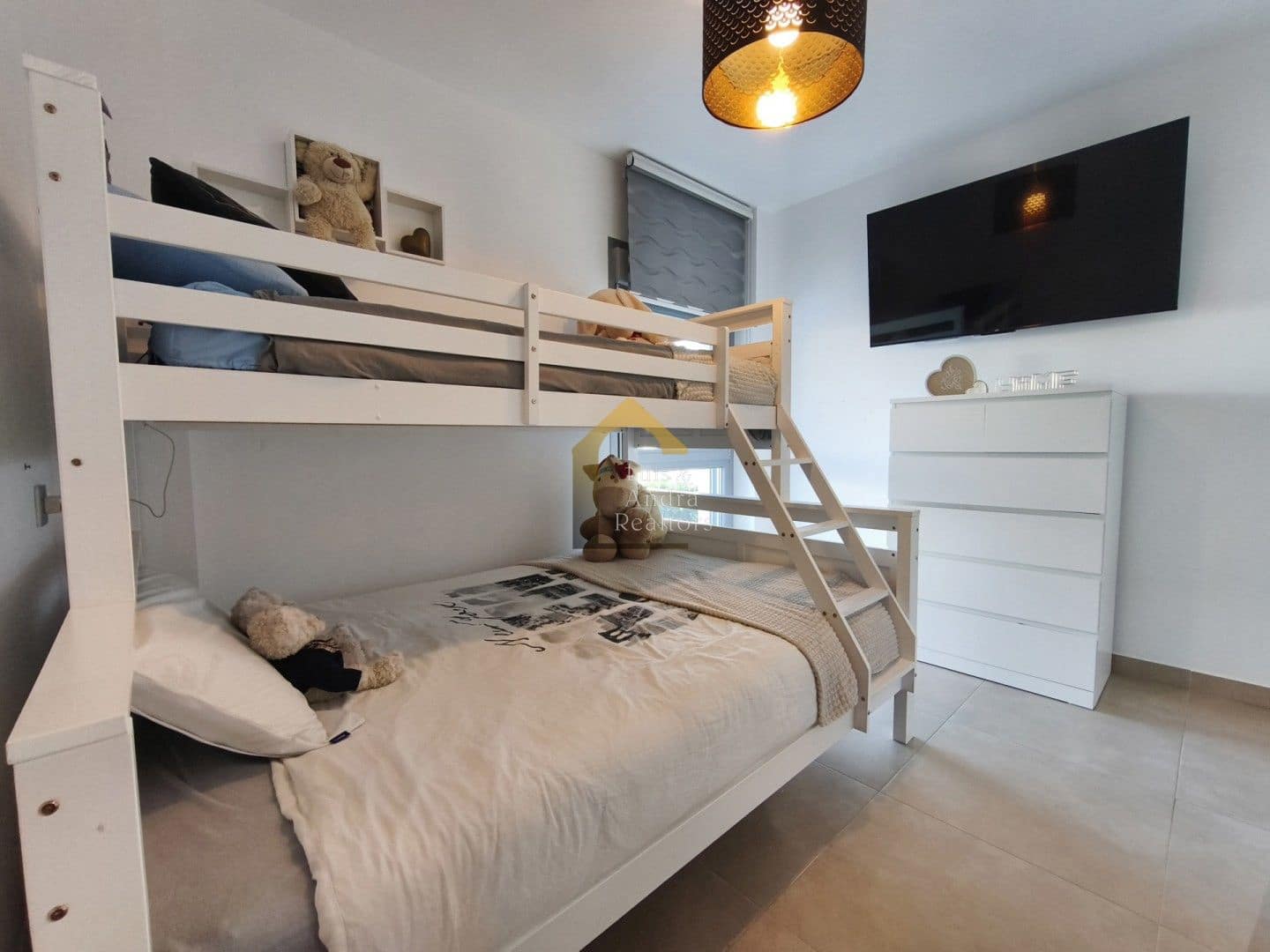 2 soverom Leilighet til salgs i Entre Naranjos med svømmebasseng garasje - € 265 000 (Ref: 9953624)