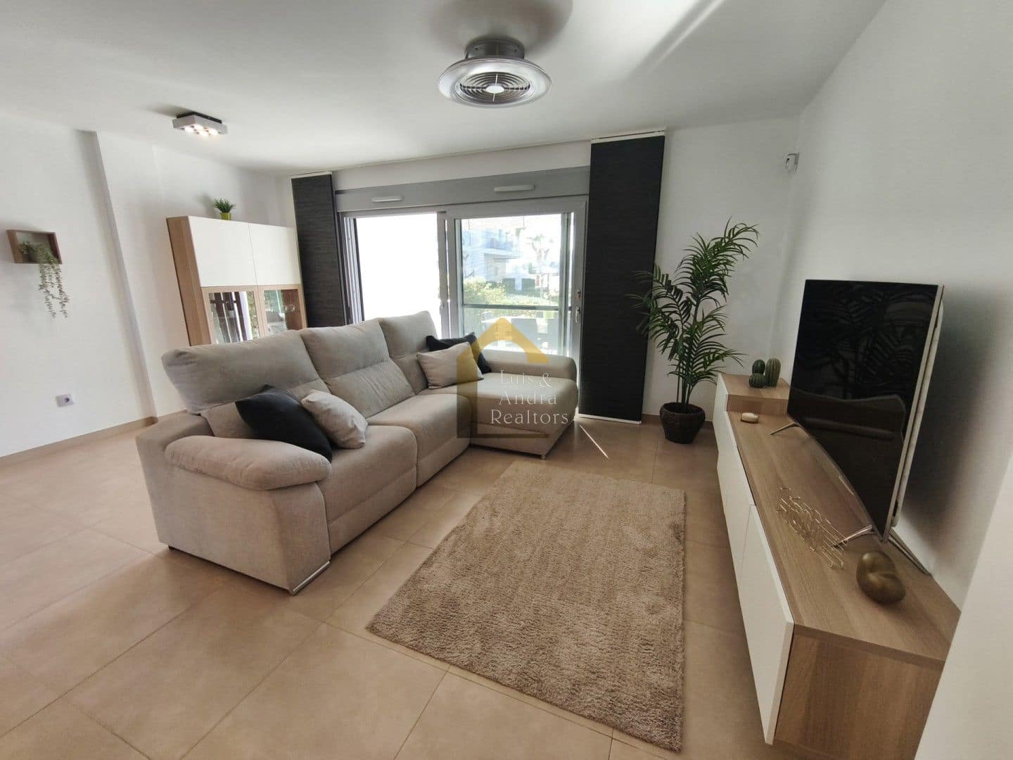 2 soverom Leilighet til salgs i Entre Naranjos med svømmebasseng garasje - € 265 000 (Ref: 9953624)