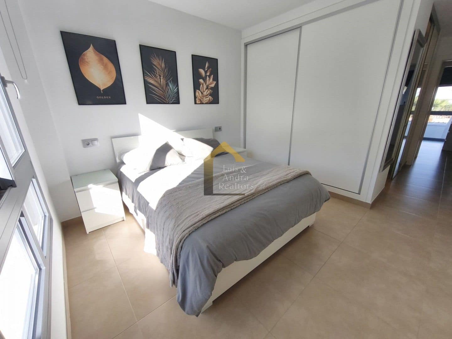 2 soverom Leilighet til salgs i Entre Naranjos med svømmebasseng garasje - € 265 000 (Ref: 9953624)