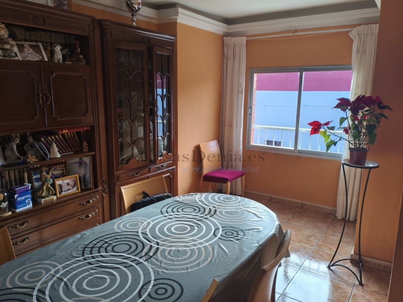 4 makuuhuone Omakotitalo myytävänä paikassa Denia mukana 
autotalli - 709 000 € (Ref: 10165532)
