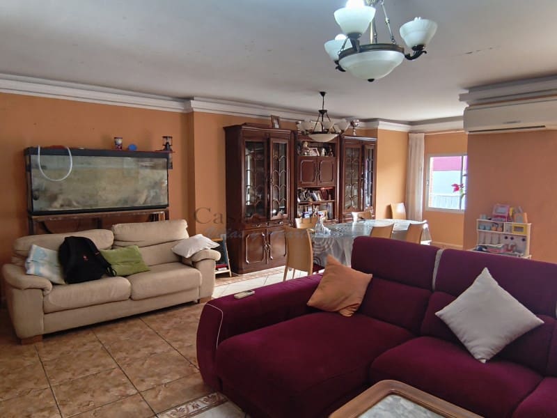 4 makuuhuone Omakotitalo myytävänä paikassa Denia mukana 
autotalli - 709 000 € (Ref: 10165532)