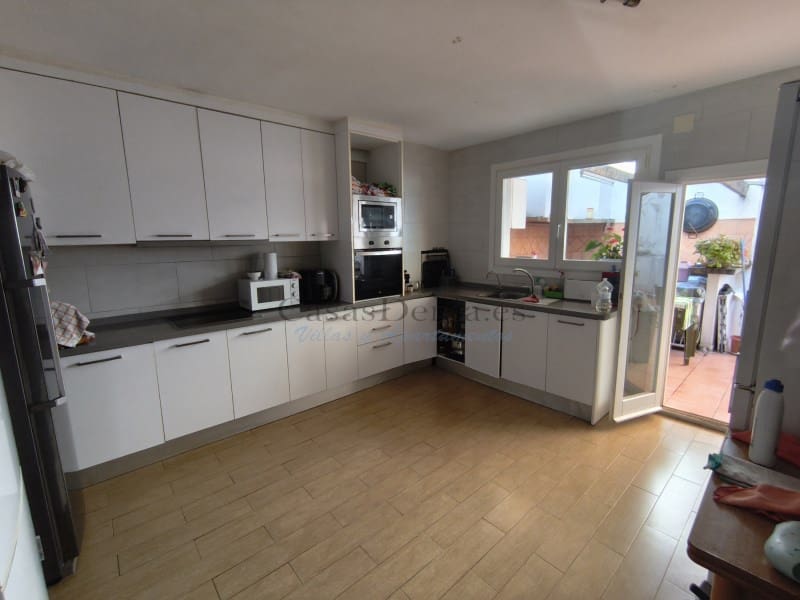 4 makuuhuone Omakotitalo myytävänä paikassa Denia mukana 
autotalli - 709 000 € (Ref: 10165532)