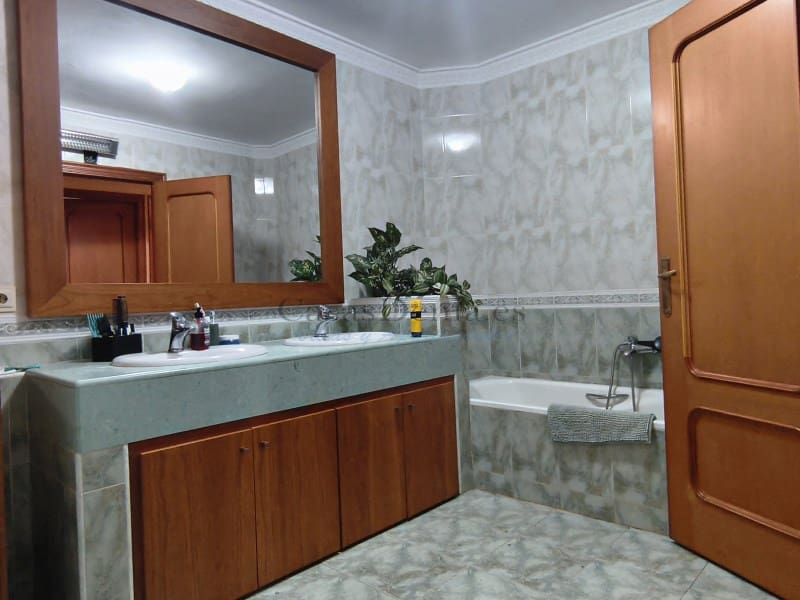 4 makuuhuone Omakotitalo myytävänä paikassa Denia mukana 
autotalli - 709 000 € (Ref: 10165532)