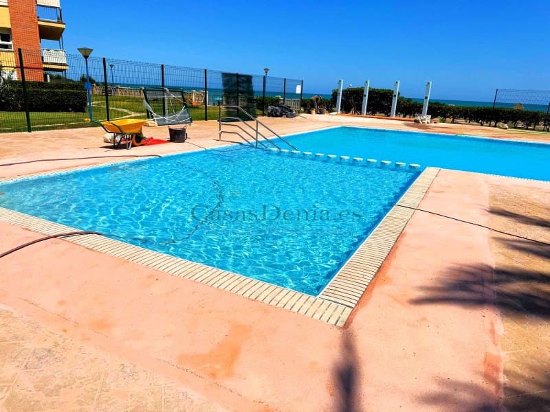 Apartamento de 2 habitaciones en Dénia en venta con piscina - 320.000 € (Ref: 10165536)