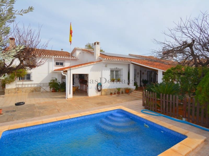 4 soveværelse Villa til salg i Denia med swimmingpool garage - € 960.000 (Ref: 10165538)