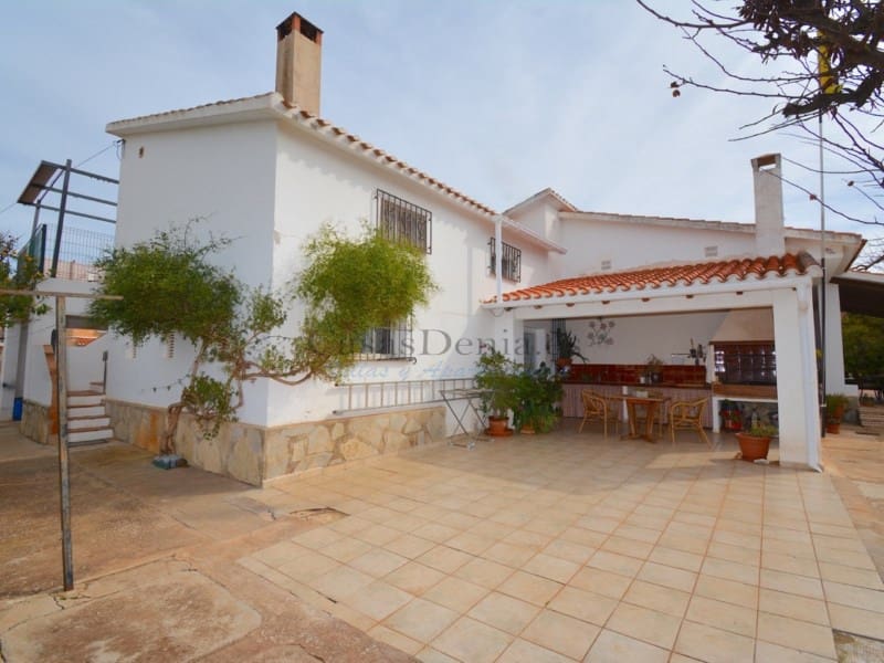 4 soveværelse Villa til salg i Denia med swimmingpool garage - € 960.000 (Ref: 10165538)