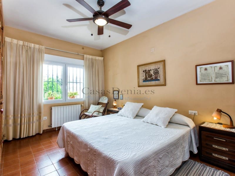 4 soveværelse Villa til salg i Denia med swimmingpool garage - € 960.000 (Ref: 10165538)