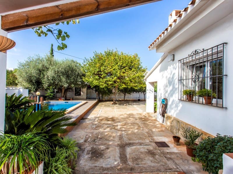 4 soveværelse Villa til salg i Denia med swimmingpool garage - € 960.000 (Ref: 10165538)