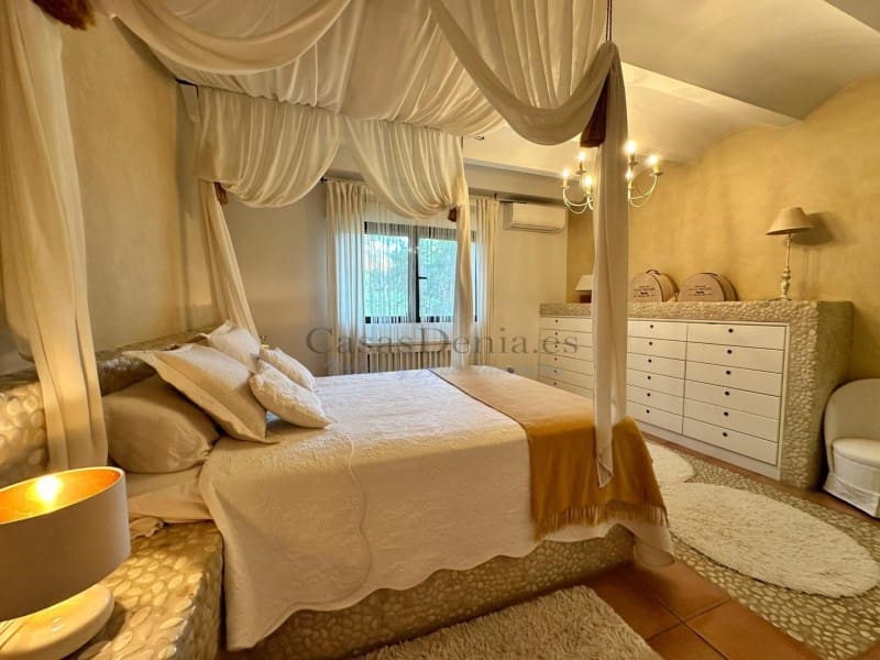 3 soveværelse Villa til salg i Denia med swimmingpool garage - € 735.000 (Ref: 10166595)