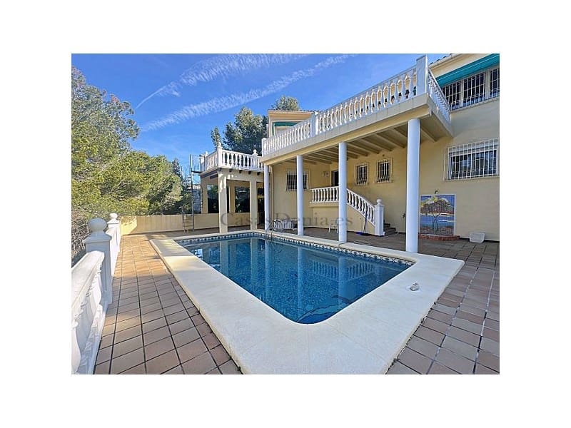 Chalet de 4 habitaciones en Dénia en venta con piscina garaje - 589.000 € (Ref: 10177071)