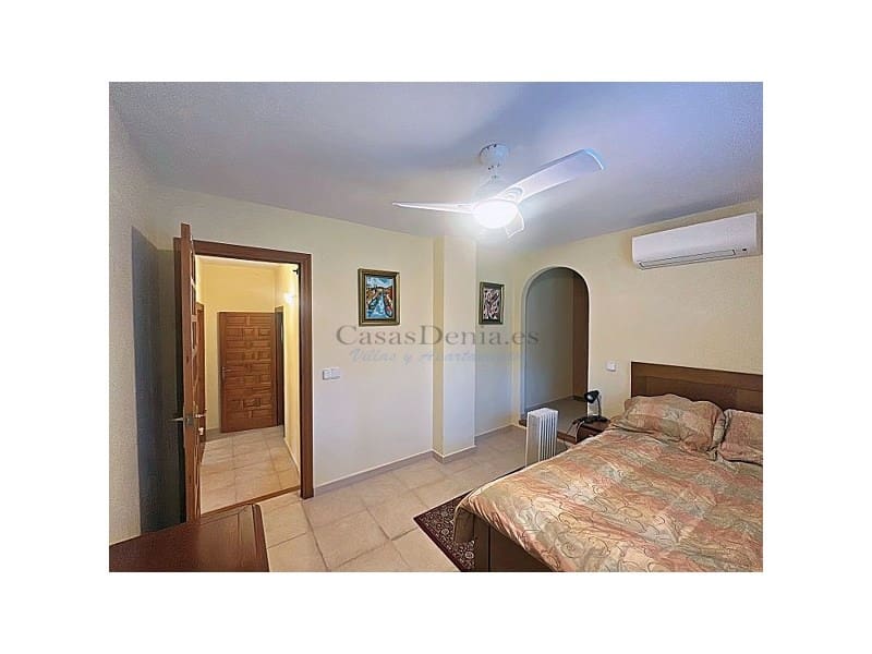 Chalet de 4 habitaciones en Dénia en venta con piscina garaje - 589.000 € (Ref: 10177071)