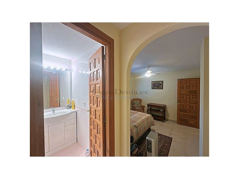 Chalet de 4 habitaciones en Dénia en venta con piscina garaje - 589.000 € (Ref: 10177071)
