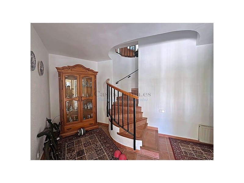 Chalet de 4 habitaciones en Dénia en venta con piscina garaje - 589.000 € (Ref: 10177071)