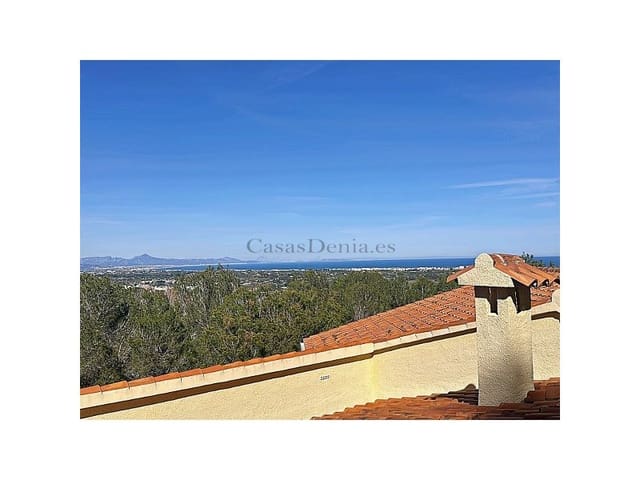 Chalet de 4 habitaciones en La Pedrera - Vessanes, Dénia en venta con piscina garaje - 589.000 € (Ref: 10177071)