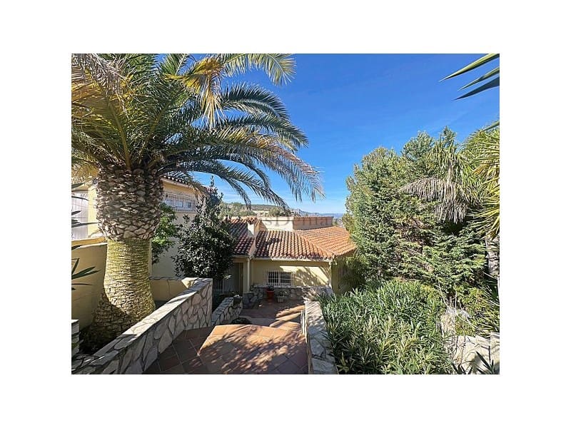 Chalet de 4 habitaciones en Dénia en venta con piscina garaje - 589.000 € (Ref: 10177071)