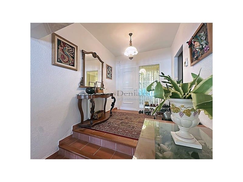 Chalet de 4 habitaciones en Dénia en venta con piscina garaje - 589.000 € (Ref: 10177071)