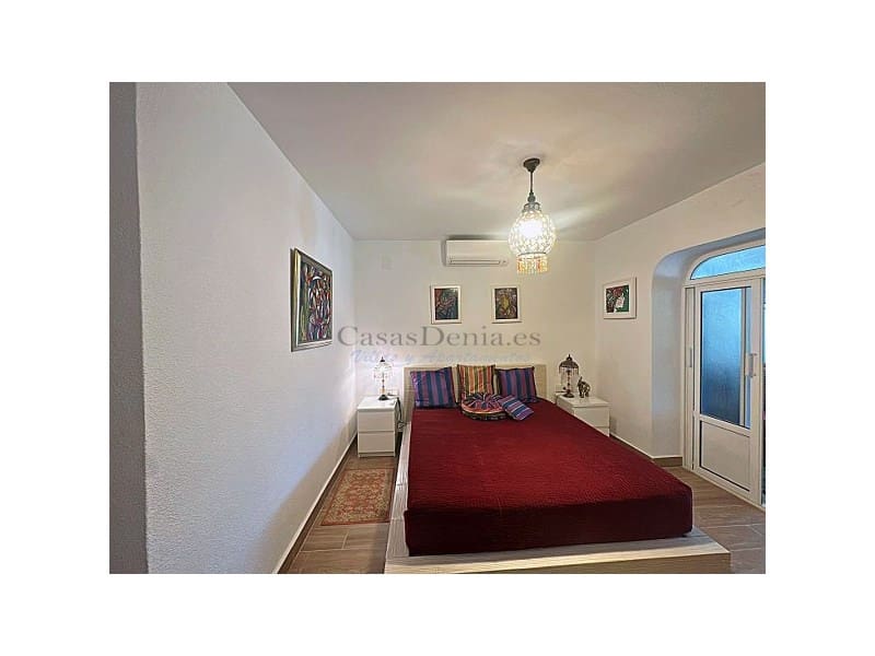 Chalet de 4 habitaciones en Dénia en venta con piscina garaje - 589.000 € (Ref: 10177071)