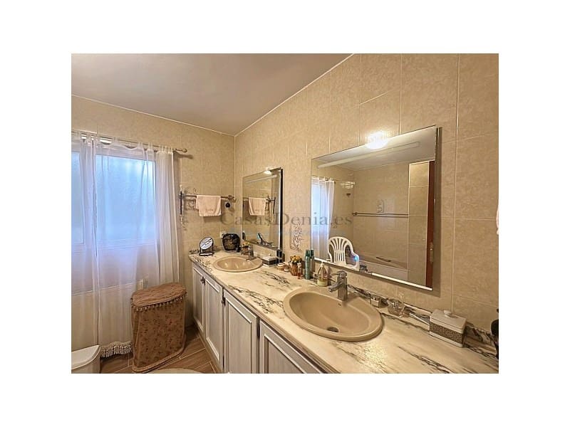 Chalet de 4 habitaciones en Dénia en venta con piscina garaje - 589.000 € (Ref: 10177071)