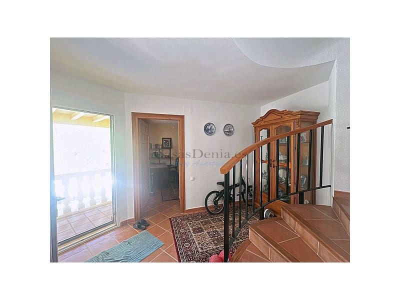 Chalet de 4 habitaciones en Dénia en venta con piscina garaje - 589.000 € (Ref: 10177071)