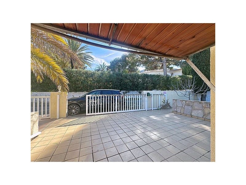 Chalet de 4 habitaciones en Dénia en venta con piscina garaje - 589.000 € (Ref: 10177071)