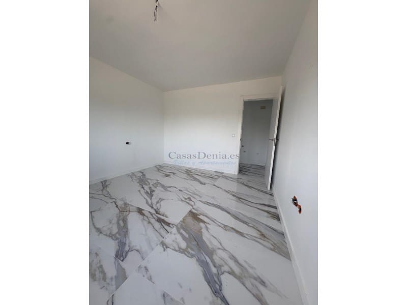1 bedroom Apartment for sale in Denia - € 159,000 (Ref: 10177072)