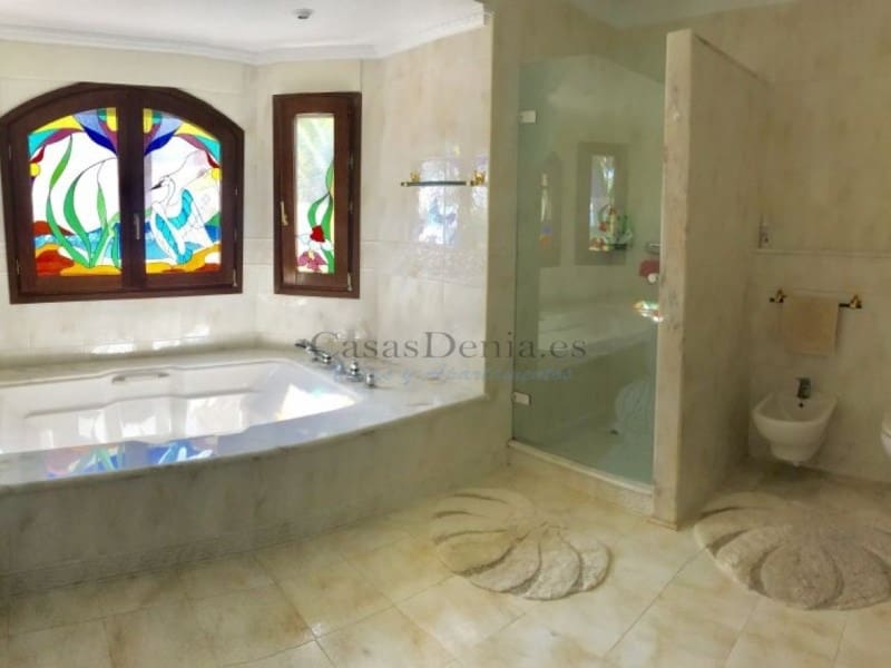 3 makuuhuone Huvila myytävänä paikassa Denia mukana uima-altaan 
autotalli - 1 490 000 € (Ref: 8091417)