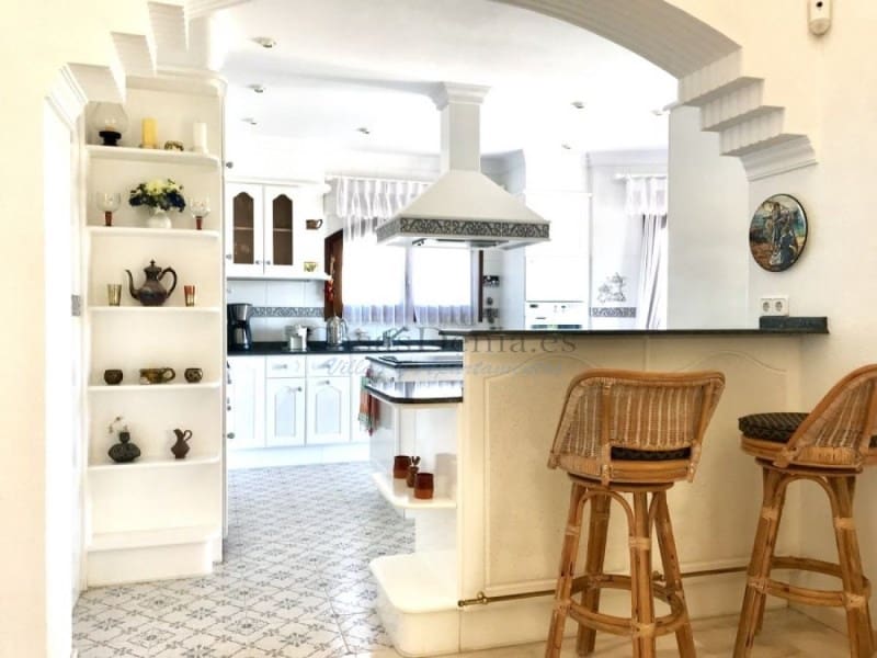 3 makuuhuone Huvila myytävänä paikassa Denia mukana uima-altaan 
autotalli - 1 490 000 € (Ref: 8091417)