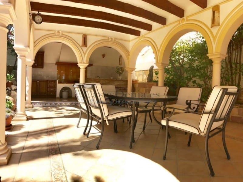 3 makuuhuone Huvila myytävänä paikassa Denia mukana uima-altaan 
autotalli - 1 490 000 € (Ref: 8091417)