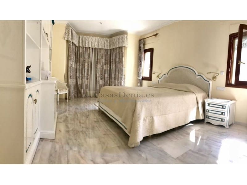 3 makuuhuone Huvila myytävänä paikassa Denia mukana uima-altaan 
autotalli - 1 490 000 € (Ref: 8091417)