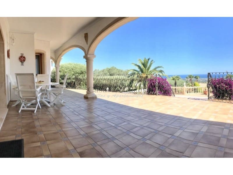 3 makuuhuone Huvila myytävänä paikassa Denia mukana uima-altaan 
autotalli - 1 490 000 € (Ref: 8091417)