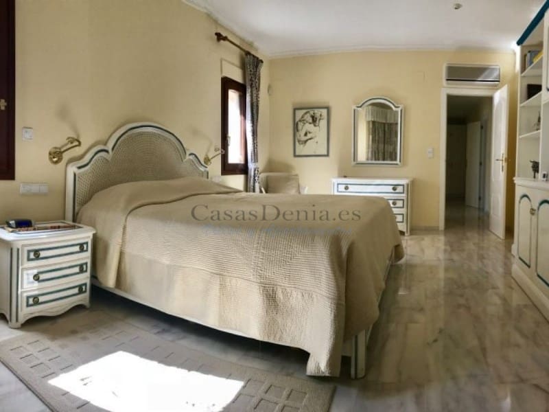3 makuuhuone Huvila myytävänä paikassa Denia mukana uima-altaan 
autotalli - 1 490 000 € (Ref: 8091417)