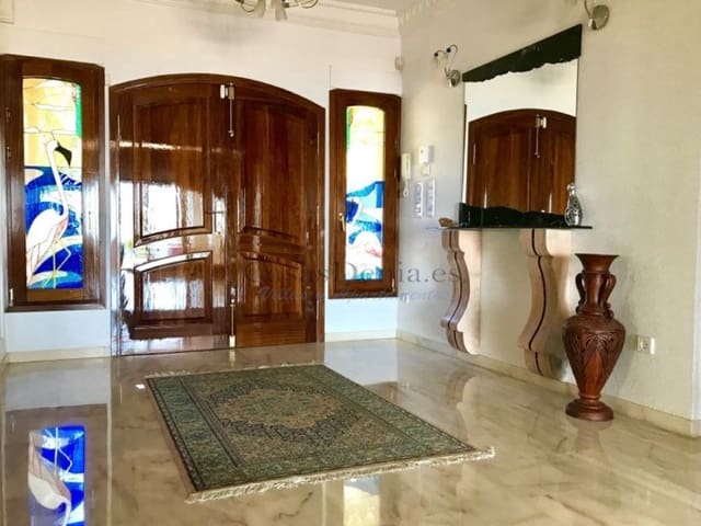 3 makuuhuone Huvila myytävänä paikassa El Montgó, Dénia mukana uima-altaan 
autotalli - 1 490 000 € (Ref: 8091417)