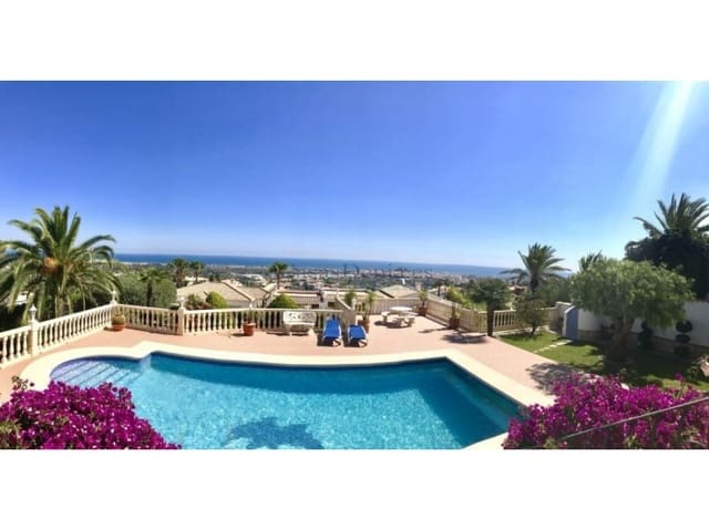 3 makuuhuone Huvila myytävänä paikassa El Montgó, Dénia mukana uima-altaan 
autotalli - 1 490 000 € (Ref: 8091417)