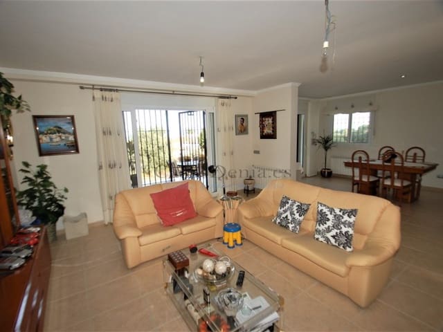 4 bedroom Villa for sale in El Montgó, Dénia - € 950,000 (Ref: 8091459)