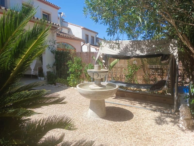 3 bedroom Townhouse for sale in Pedreguer - € 289,000 (Ref: 8091477)