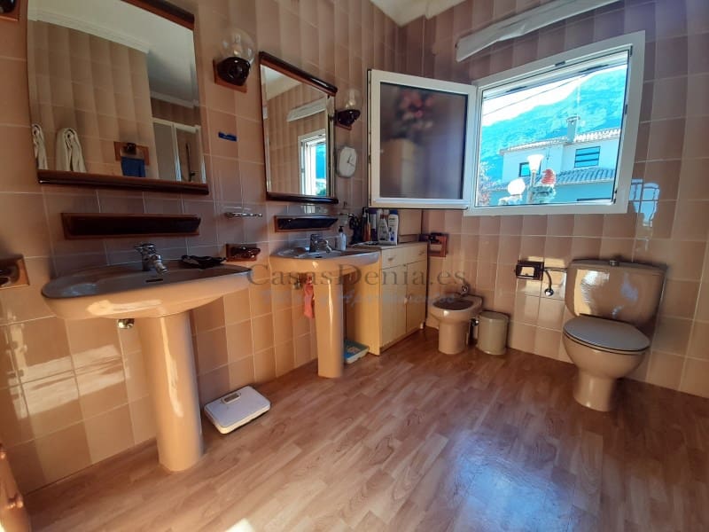 7 chambre Villa/Maison à vendre à Denia avec piscine - 525 000 € (Ref: 8155368)