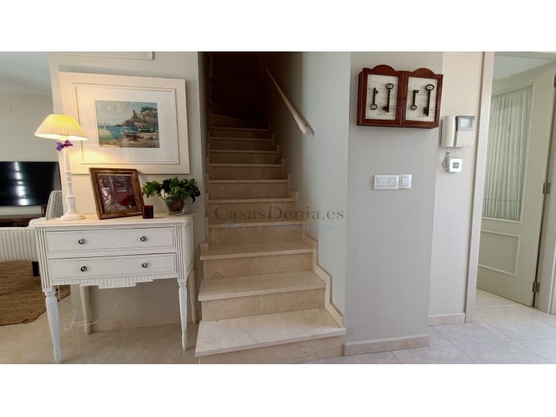 3 bedroom Penthouse for sale in Denia with garage - € 470,000 (Ref: 8551308)