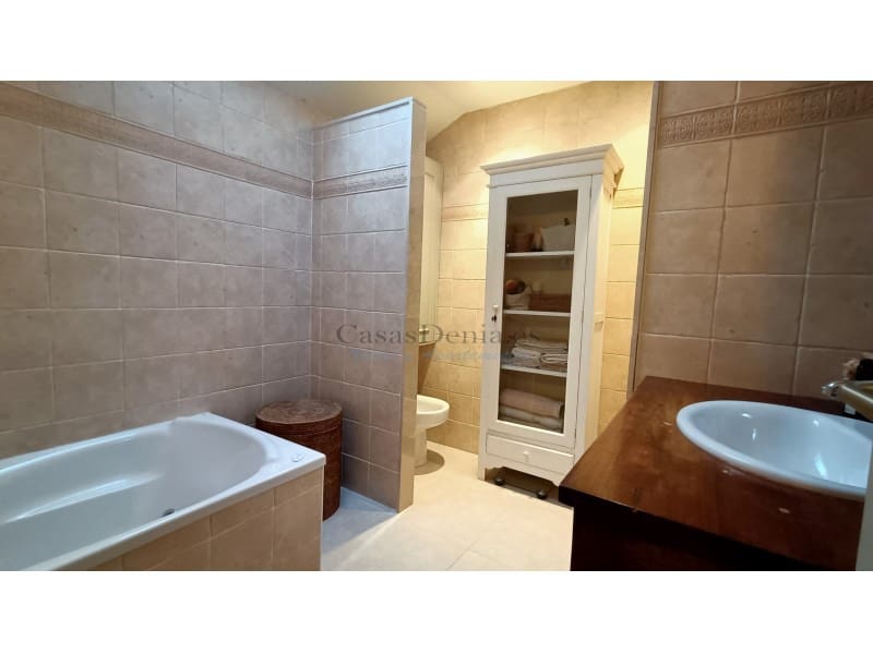 3 bedroom Penthouse for sale in Denia with garage - € 470,000 (Ref: 8551308)