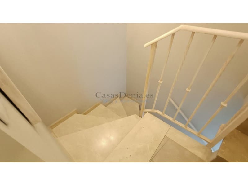 3 bedroom Penthouse for sale in Denia with garage - € 470,000 (Ref: 8551308)