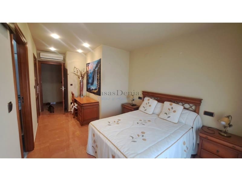 5 soveværelse Villa til salg i Orihuela Costa med swimmingpool garage - € 1.045.000 (Ref: 8611107)