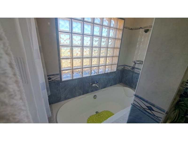 5 soveværelse Villa til salg i Orihuela Costa med swimmingpool garage - € 1.045.000 (Ref: 8611107)