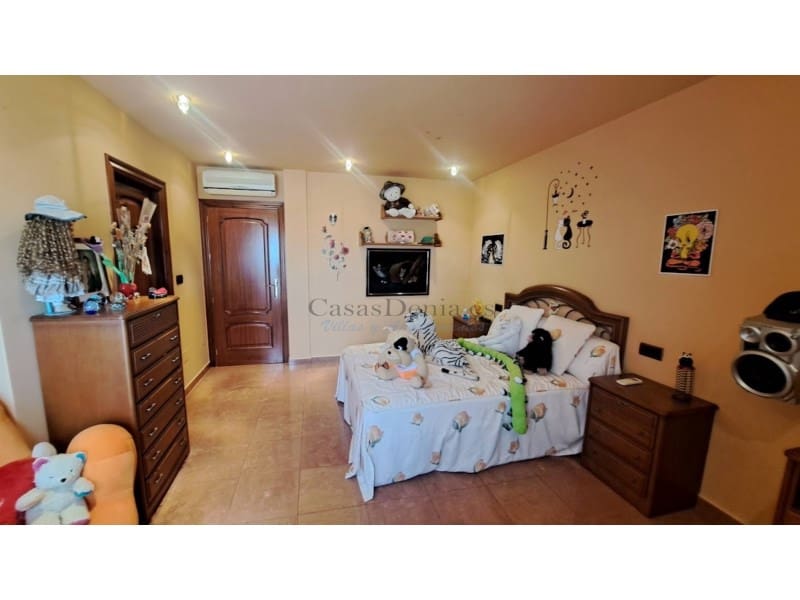 5 soveværelse Villa til salg i Orihuela Costa med swimmingpool garage - € 1.045.000 (Ref: 8611107)