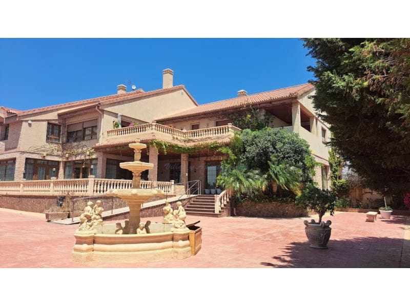 5 soveværelse Villa til salg i Orihuela Costa med swimmingpool garage - € 1.045.000 (Ref: 8611107)