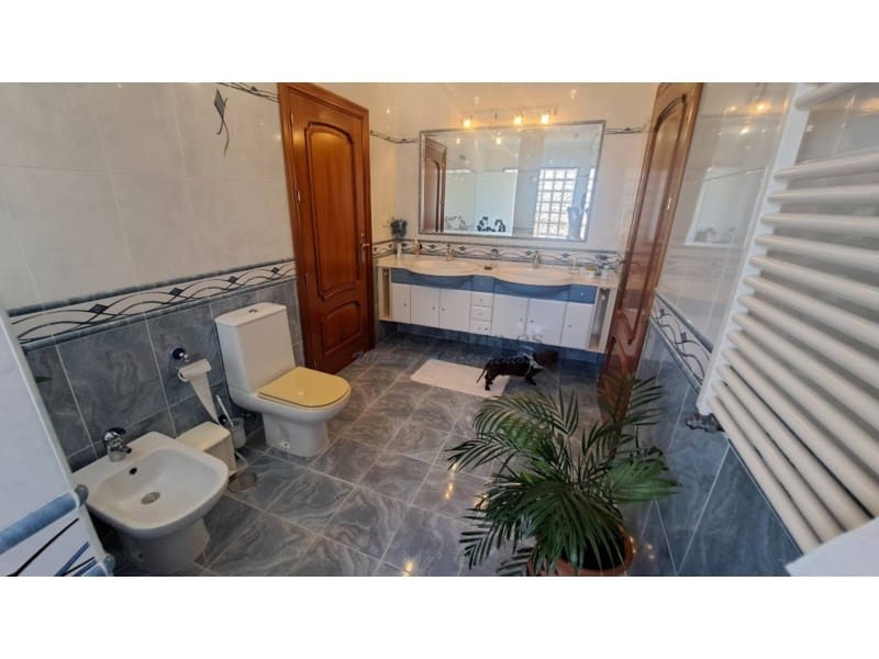 5 soveværelse Villa til salg i Orihuela Costa med swimmingpool garage - € 1.045.000 (Ref: 8611107)