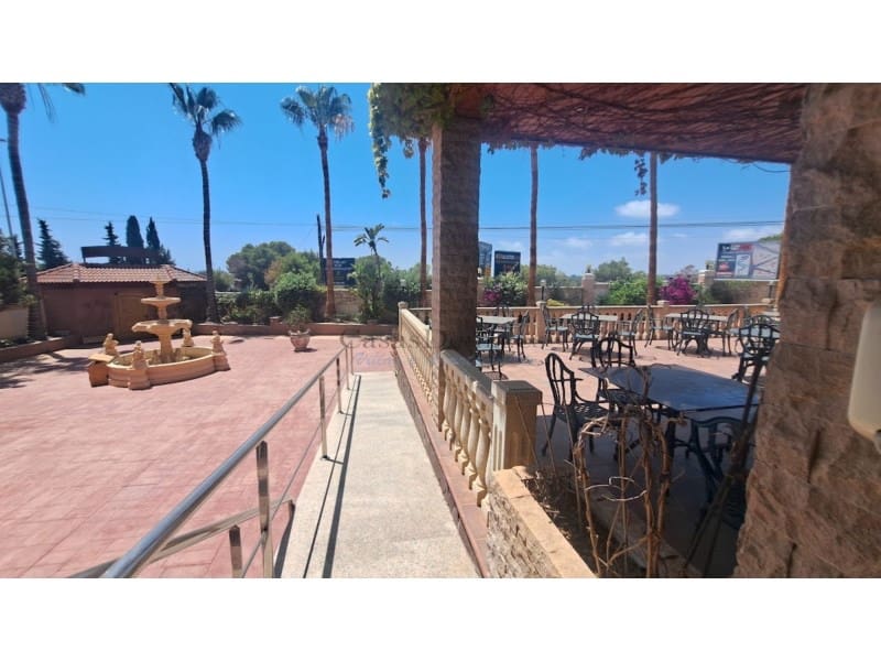 5 soveværelse Villa til salg i Orihuela Costa med swimmingpool garage - € 1.045.000 (Ref: 8611107)